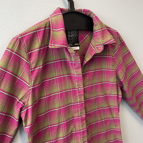 BURTON DryRide Blitz Snap Flannel DryRide Shirt - Tart Color - Women's Medium - Picture 3 of 9